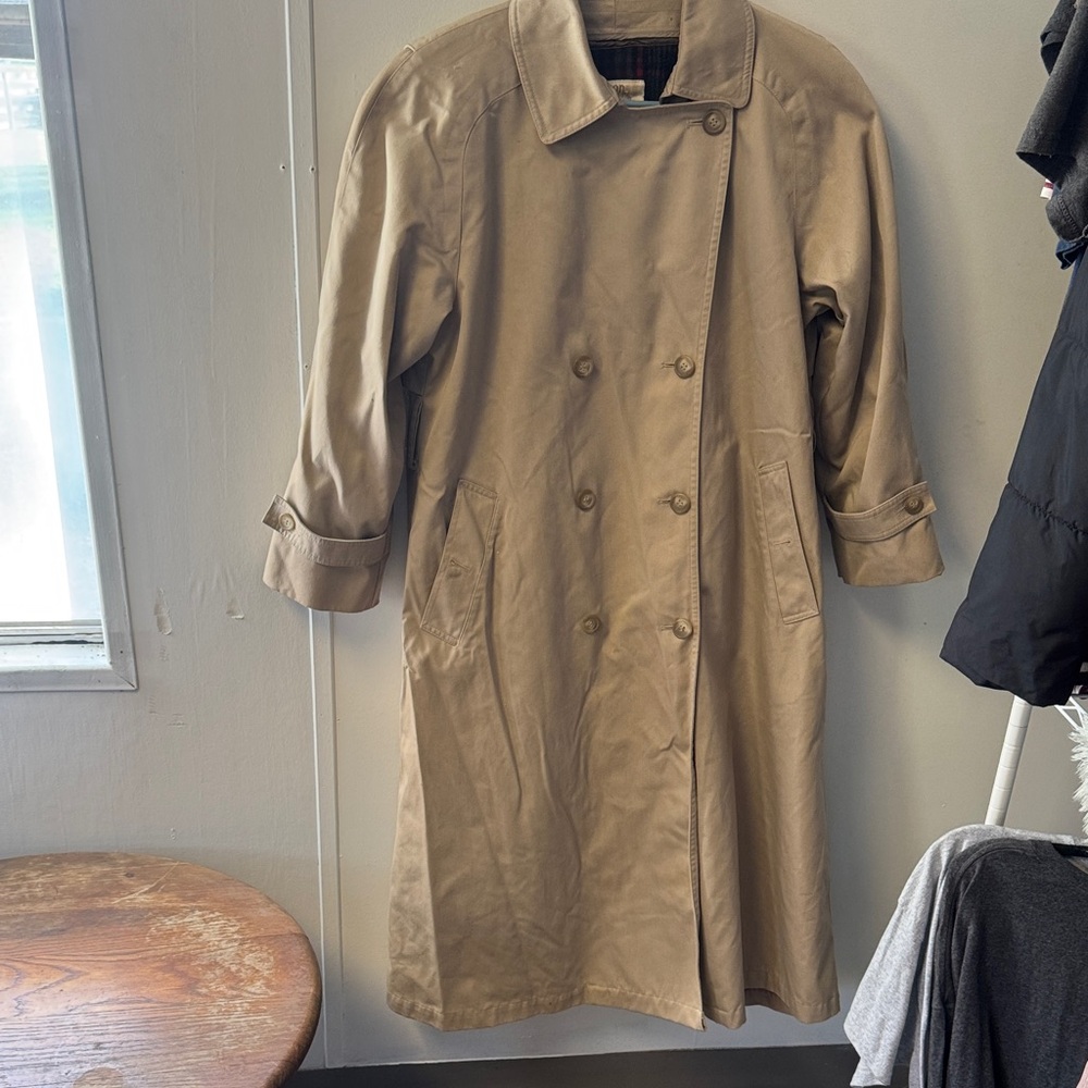 Elegant Tan Double-Breasted Trench Coat